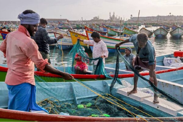 sri lanka navy attack indian fishermen