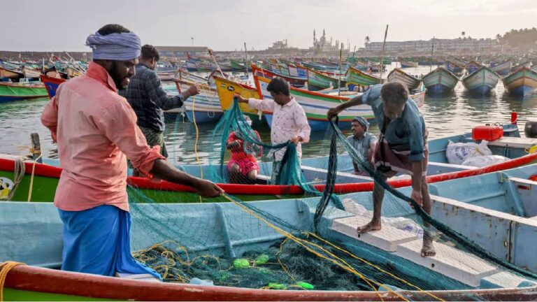 sri lanka navy attack indian fishermen